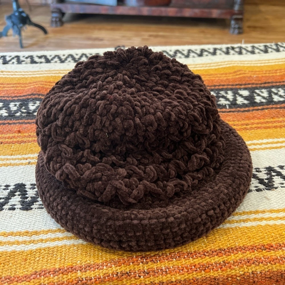 Ladies beanie cap in GUC